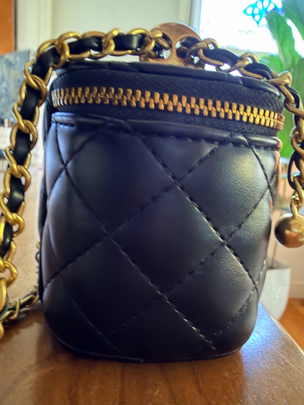 Chanel MAKEUP Black Leather Gold Ball Box Bag w Gold Hardware (SEALED) NEW - Picture 7 of 16